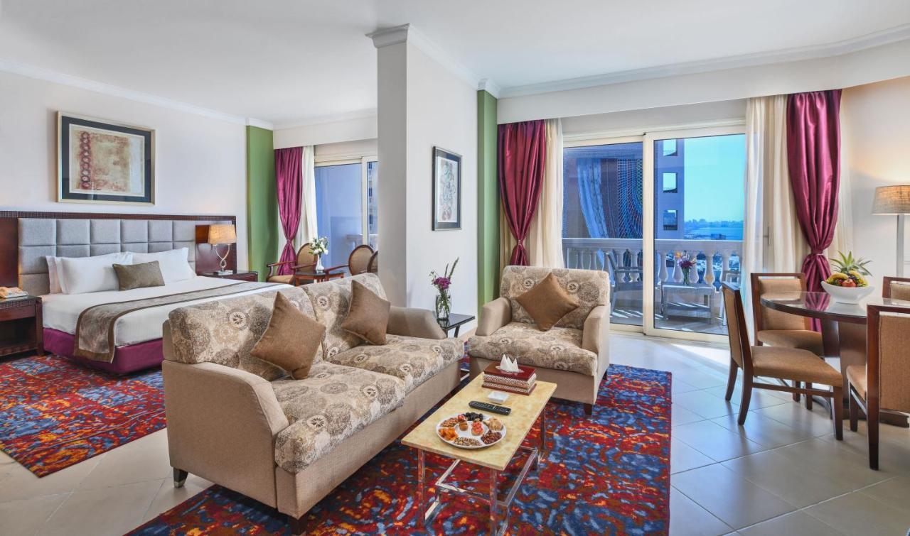 Tolip Hotel Alexandria Bagian luar foto A room at the hotel