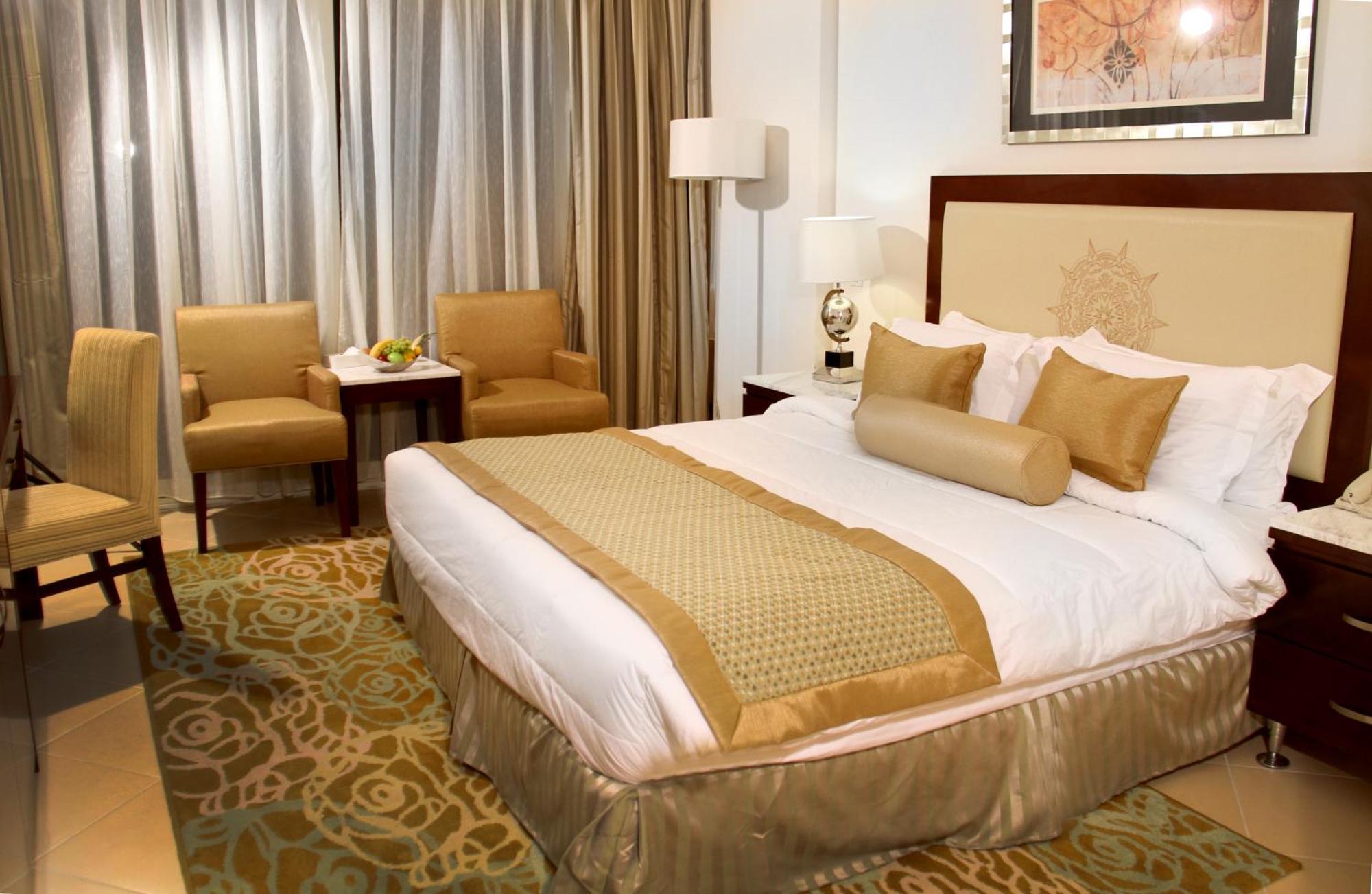 Tolip Hotel Alexandria Bagian luar foto A room at the hotel