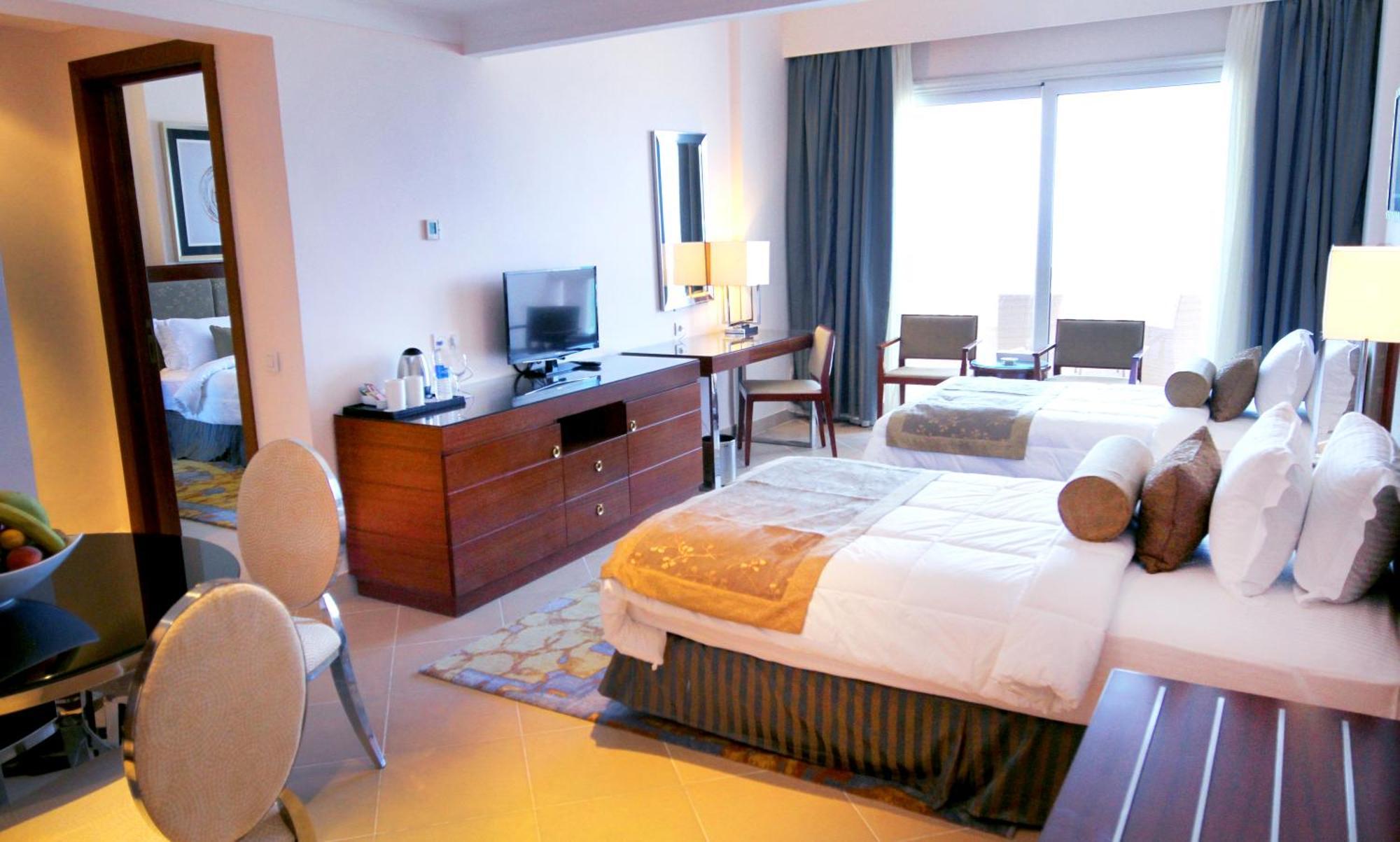 Tolip Hotel Alexandria Bagian luar foto A room at the hotel
