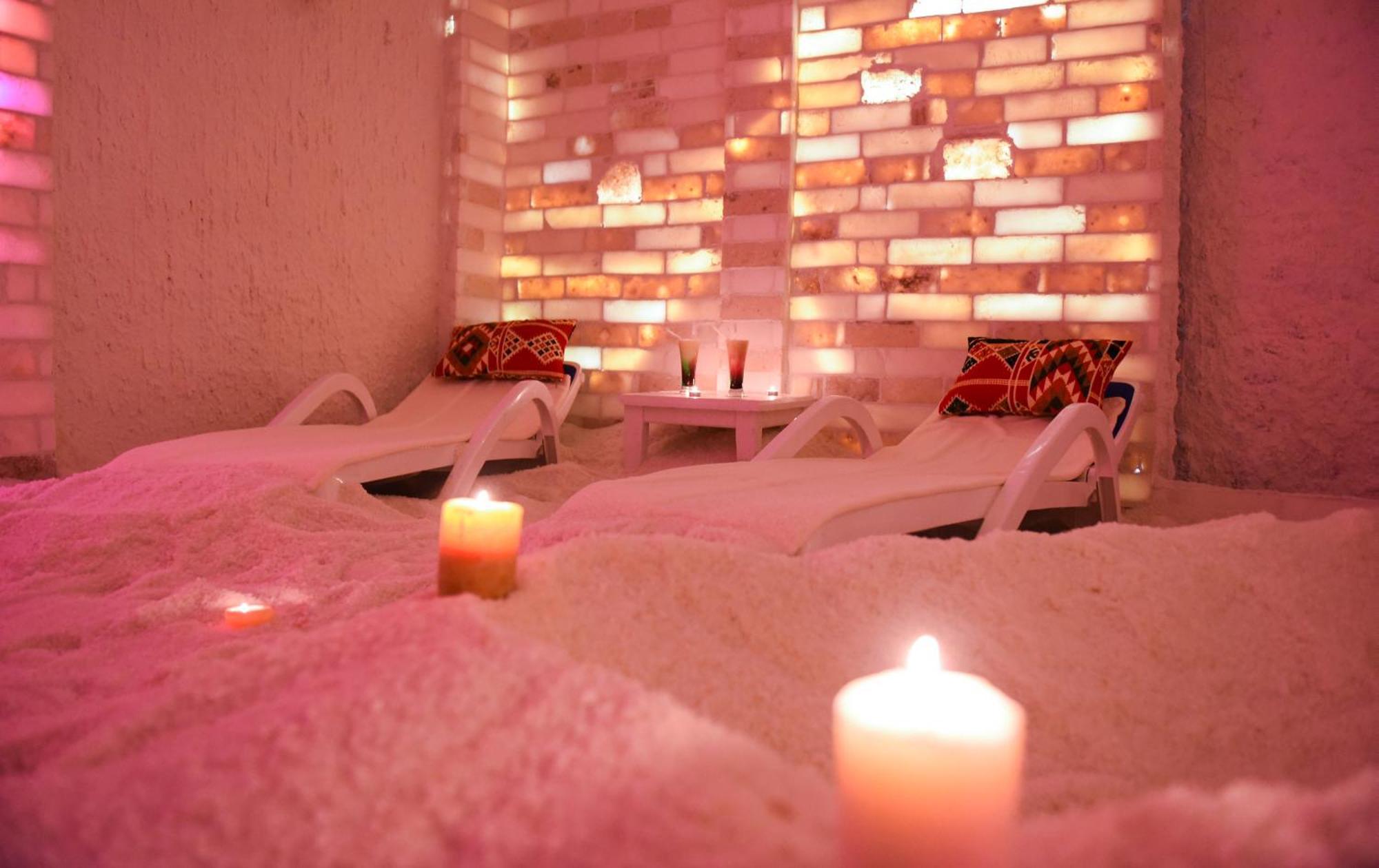 Tolip Hotel Alexandria Bagian luar foto A salt room