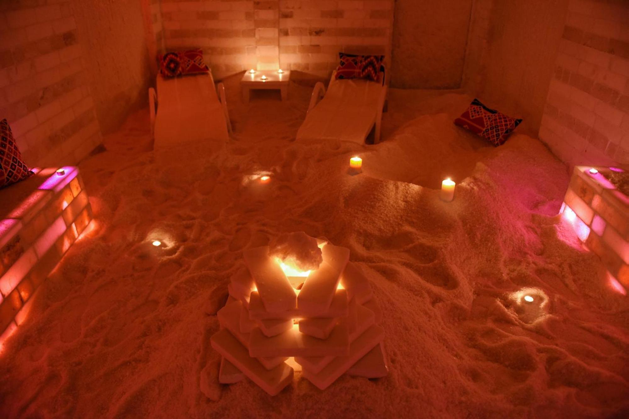 Tolip Hotel Alexandria Bagian luar foto A salt cave