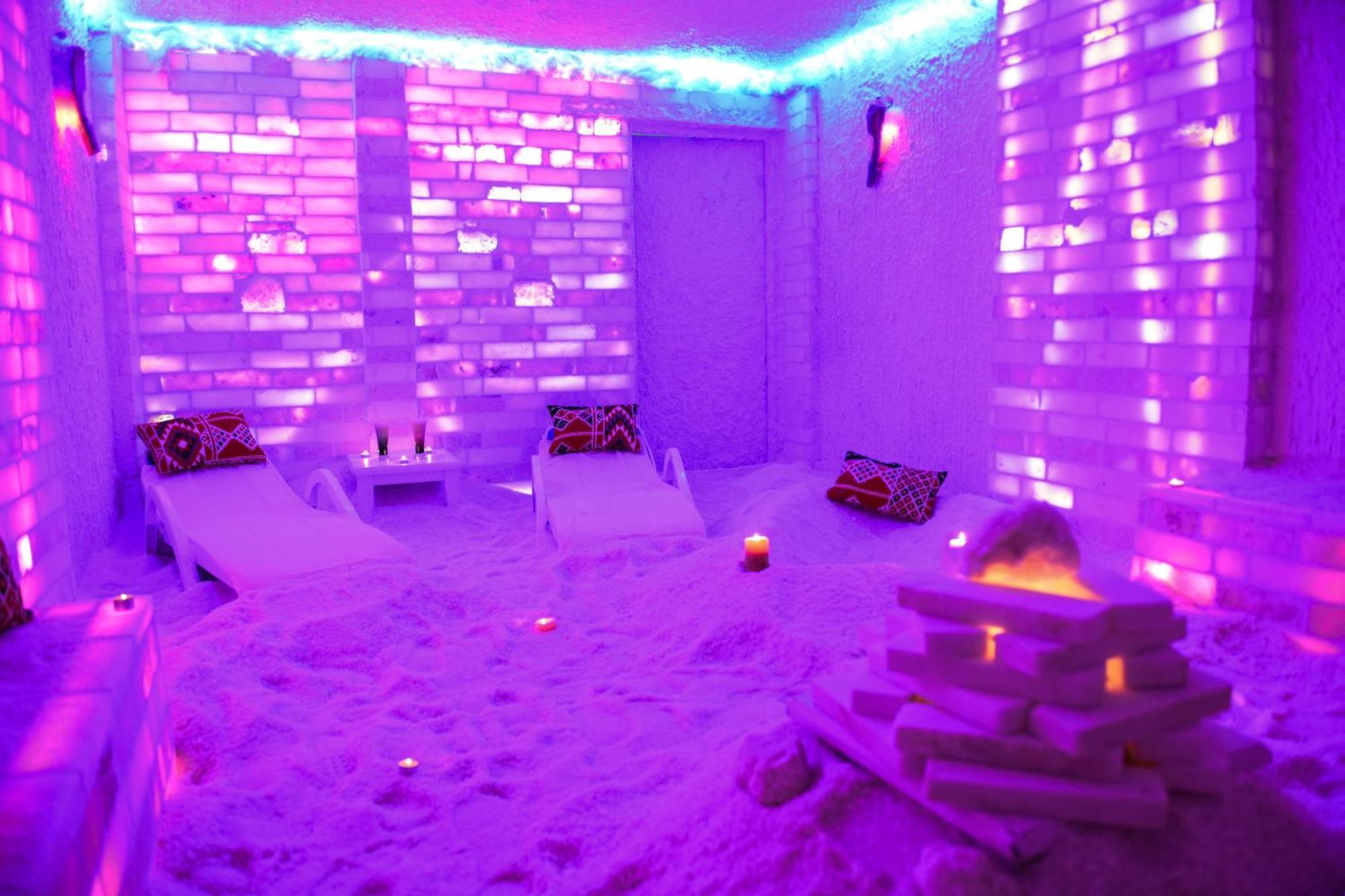Tolip Hotel Alexandria Bagian luar foto A salt room