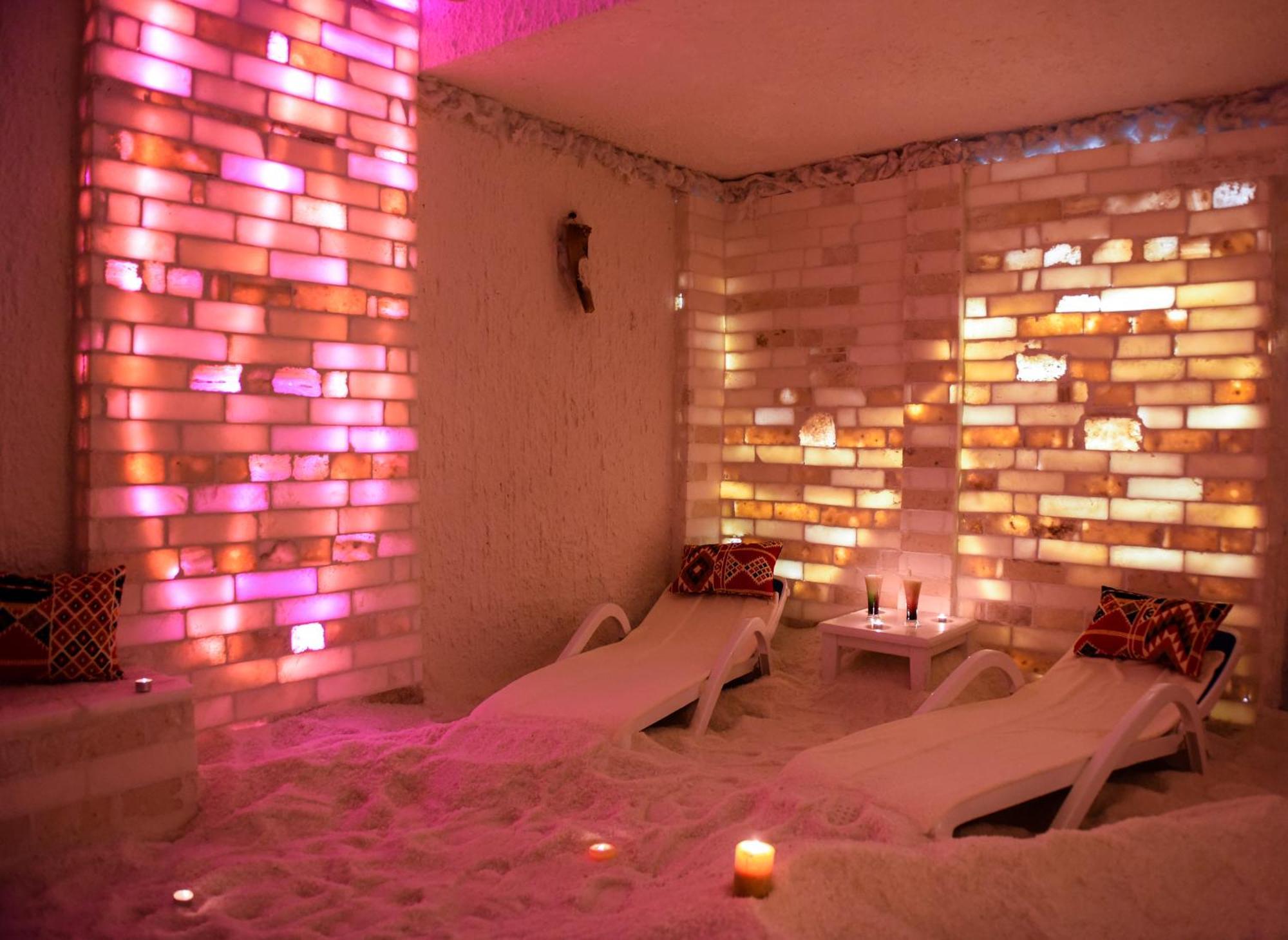 Tolip Hotel Alexandria Bagian luar foto A salt room